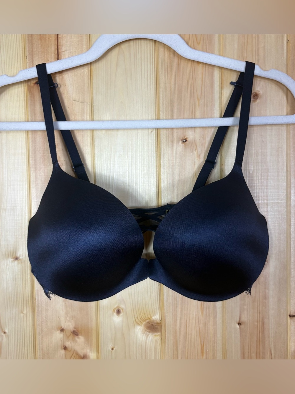 La Senza Body Kiss Plunge Bra Size 34D Front Clasp Closure Sculpted Lace Classic